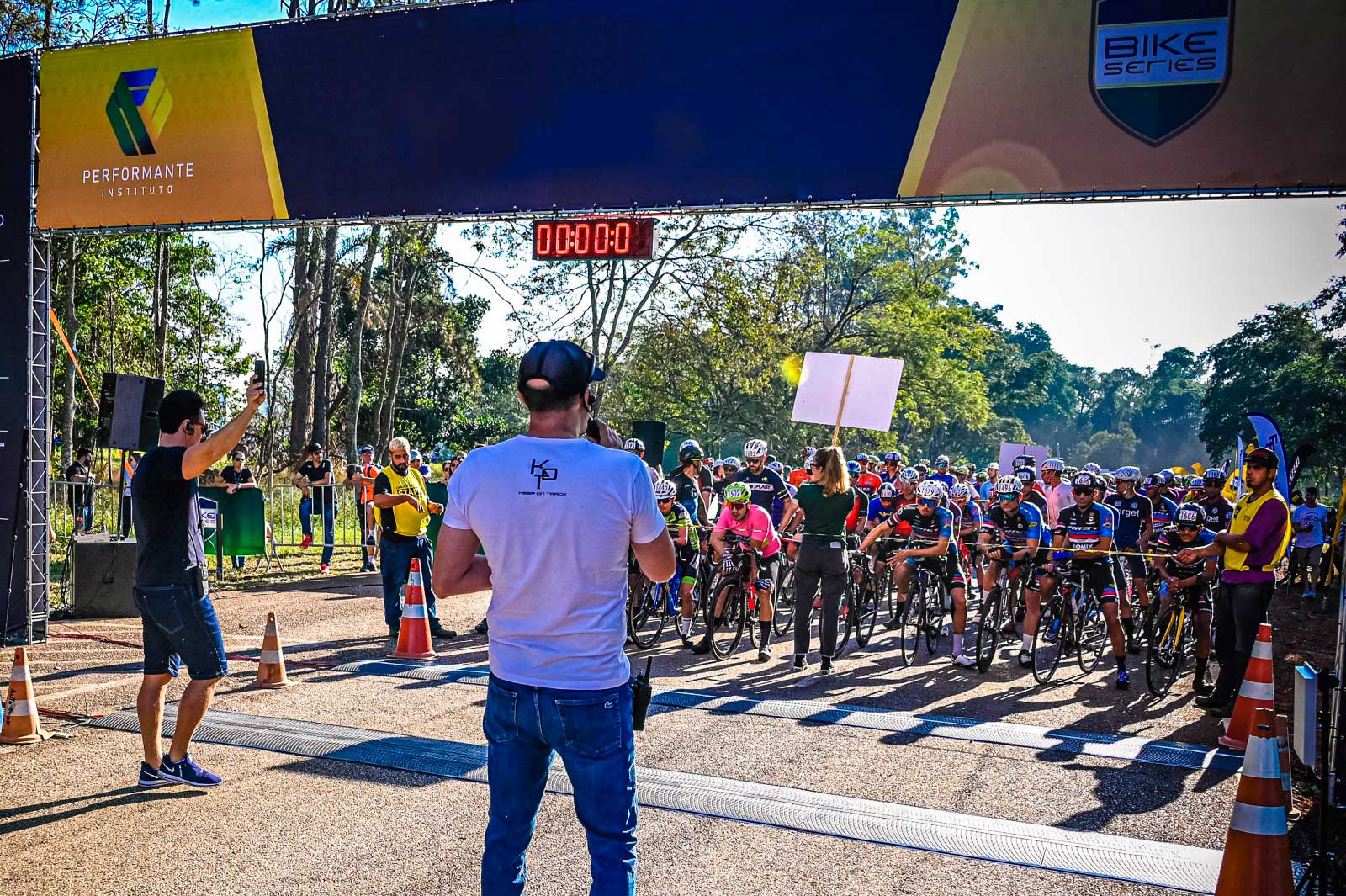 Largada do Bike Series do Instituto Performante
